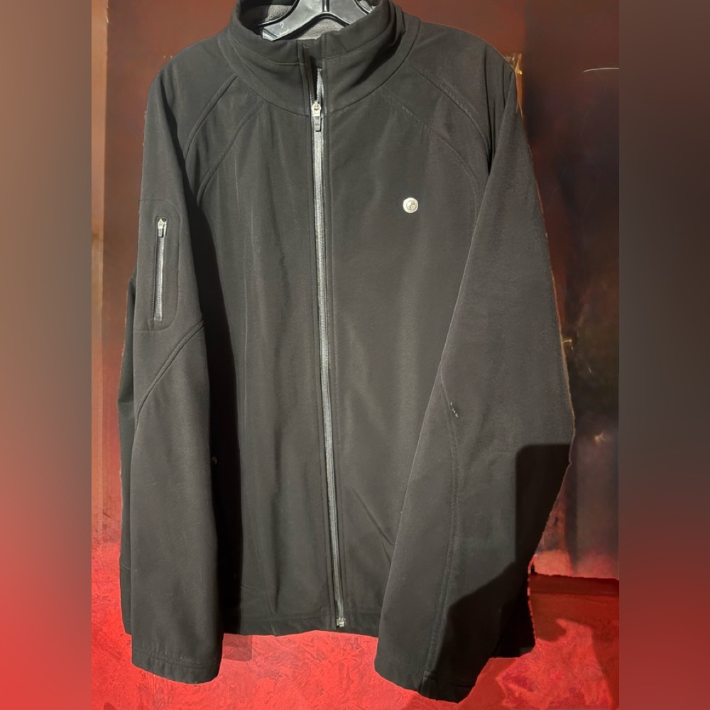 BMW Car Jacket 🖤 - Picture 2 of 5